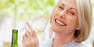 A hölgyek szívét már néhány korty alkohol is védi