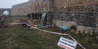 Leomolhat a pécsváradi kolostorvár fala Leomolhat a pécsváradi kolostorvár fala