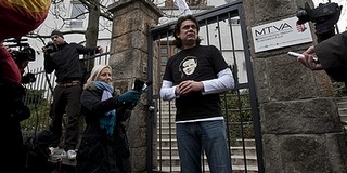 Deutsch, a Fidesz punkja: anyázott és beszólt Barroso-nak a neten Deutsch, a Fidesz punkja: anyázott és beszólt Barroso-nak a neten