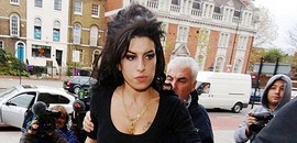 Winehouse megint lekéste férjét Winehouse megint lekéste férjét