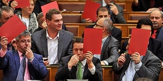 Kivonult az MSZP a parlament üléséről