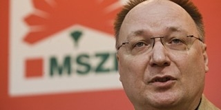 A szocik a Fidesz-frakción keresztül váltanák le Orbánt A szocik a Fidesz-frakción keresztül váltanák le Orbánt