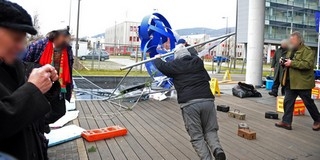 Ledöntötték az éhségsztrájkolókat körülvevő kordont - FRISSÍTVE