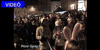 Ilyen volt a sziveszteri buli Pécs belvárosában - NÉZZE MEG! Ilyen volt a sziveszteri buli Pécs belvárosában - NÉZZE MEG!