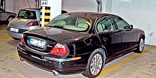 Négy éve porosodik egy pécsi mélygarázsban a fellbachi Jaguar Négy éve porosodik egy pécsi mélygarázsban a fellbachi Jaguar