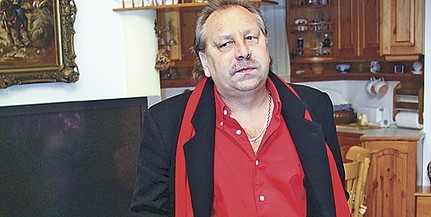 Bajor Imre megszorult, árulja a házát Bajor Imre megszorult, árulja a házát