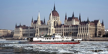 Négy magyar jégtörő a szerb-horvát Duna szakaszon Négy magyar jégtörő a szerb-horvát Duna szakaszon