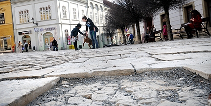 Van olyan EKF-es köztér, amit még át sem adtak, de olyan is, ami már nem garanciális Van olyan EKF-es köztér, amit még át sem adtak, de olyan is, ami már nem garanciális