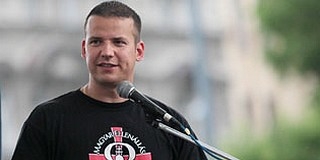 Bilincsben vitték el Toroczkai Lászlót