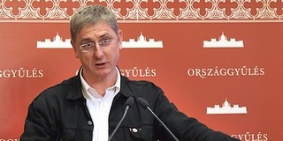 Mikor veszi elő a volt miniszterelnök a dobozaiból a két szakdolgozatot, ahogyan ígérte? Mikor veszi elő a volt miniszterelnök a dobozaiból a két szakdolgozatot, ahogyan ígérte?