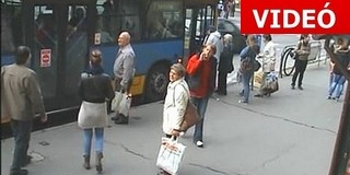„Most akkor van elsőajtózás a pécsi buszokon vagy már nincsen?” - kérdezi az olvasó