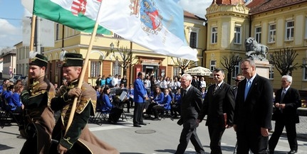 Kövér László házelnök átadta Szigetvárnak a leghősiesebb város címet igazoló okiratot Kövér László házelnök átadta Szigetvárnak a leghősiesebb város címet igazoló okiratot