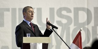 Gyurcsány plágiumgyanúban: ugyanaz a címe eltűnt szakdolgozatának, mint volt sógoráé, aki előtte 4 évvel végzett Gyurcsány plágiumgyanúban: ugyanaz a címe eltűnt szakdolgozatának, mint volt sógoráé, aki előtte 4 évvel végzett