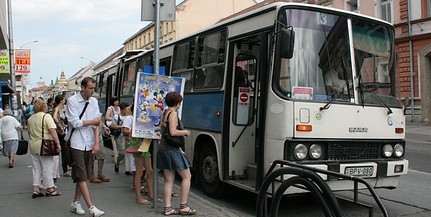 Hosszabb útvonalú járatokat akarnak a civilek, de a Tüke Busz szerint ehhez kevés a jármű