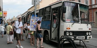 Hosszabb útvonalú járatokat akarnak a civilek, de a Tüke Busz szerint ehhez kevés a jármű