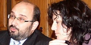 Továbbra sem fizeti a pedagógusoknak a városháza a bankszámlákra utalás költségeit