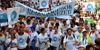 Húsz százalékos béremelést követelnek a pedagógusok