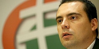 Vona Gábor nyilvános vitára hívja Köves Slomót Vona Gábor nyilvános vitára hívja Köves Slomót