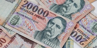 Pécs számára 2013 nehezebb lesz: a hitelek jelentős részét csak jövőre kezdik törleszteni Pécs számára 2013 nehezebb lesz: a hitelek jelentős részét csak jövőre kezdik törleszteni