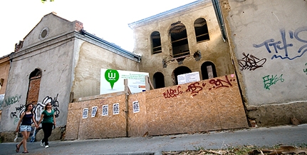 Július helyett novemberre készül el a Lakits-villa: Július helyett novemberre készül el a Lakits-villa: