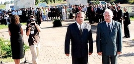 Szűkítik a pécsi tiszteletbeli konzulok jogait is: tiltakozás Szűkítik a pécsi tiszteletbeli konzulok jogait is: tiltakozás