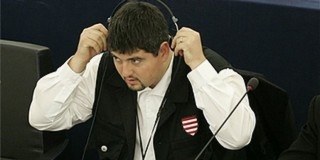 Szegedi Csanád visszavonul a magyar belpolitikától