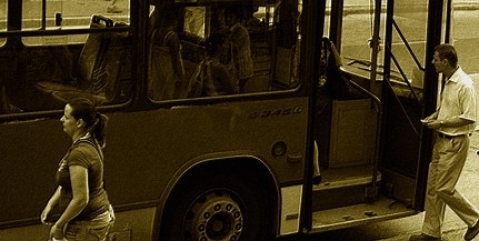 Alig van utas a pécsi éjszakai buszokon - jelzés nélkül vágtatnak át a városon a sofőrök?