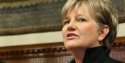 Szili Katalin a magánszemélyek csődvédelmét kezdeményezi Szili Katalin a magánszemélyek csődvédelmét kezdeményezi