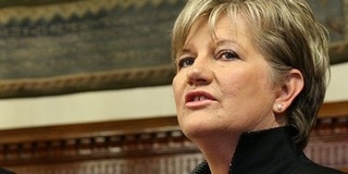 Szili Katalin a magánszemélyek csődvédelmét kezdeményezi
