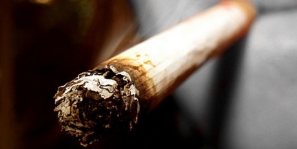 Drágul a cigaretta, csökken a közlekedési bírság