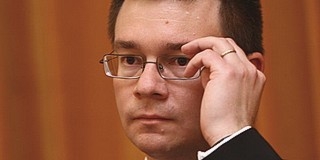 Ungureanu megtisztelőnek tartja, hogy a PTE díszdoktorrá avatná