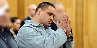 Másodfokon folytatódik a pécsi kézigránátos gyilkosság tárgyalása Másodfokon folytatódik a pécsi kézigránátos gyilkosság tárgyalása