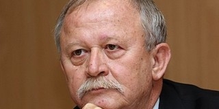 Kuncze Gábor is csatlakozott a kormányváltást akaró civilekhez Kuncze Gábor is csatlakozott a kormányváltást akaró civilekhez