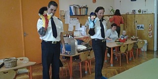 A zsaruk pécsi óvodákban tartanak bűnmegelőzési programokat A zsaruk pécsi óvodákban tartanak bűnmegelőzési programokat