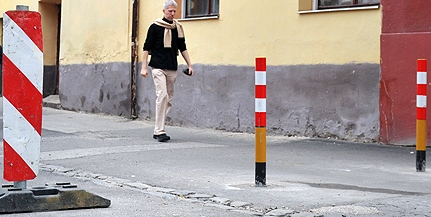 Csillapodnak a kedélyek a menekülőútként használt Garay utcában, csillapítják a forgalmat is Csillapodnak a kedélyek a menekülőútként használt Garay utcában, csillapítják a forgalmat is