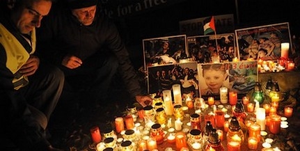 Az izraeli nagykövetség előtt tüntettek Gáza miatt Pesten Az izraeli nagykövetség előtt tüntettek Gáza miatt Pesten
