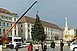Megérkezett a Széchenyi térre a Mindenki Karácsonyfája és vízkeresztig ott is marad Megérkezett a Széchenyi térre a Mindenki Karácsonyfája és vízkeresztig ott is marad