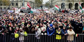 Több ezren vettek részt a Kossuth téri, Jobbik-ellenes tüntetésen Több ezren vettek részt a Kossuth téri, Jobbik-ellenes tüntetésen