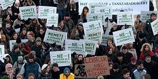 Ma estére az Ifjúság útra hívják a pécsi egyetemistákat - elfoglalja az egyetemet a Hallgatói Hálózat? Ma estére az Ifjúság útra hívják a pécsi egyetemistákat - elfoglalja az egyetemet a Hallgatói Hálózat?