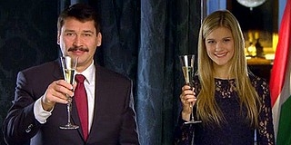 Weisz Fanni tolmácsolta Áder János újévi köszöntőjét