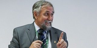 Kié legyen a föld és hogyan? - Ángyán József Pécsett Kié legyen a föld és hogyan? - Ángyán József Pécsett