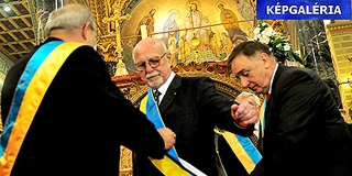 Romváry Ferencnek adták át hétfőn este a Tüke-Díjat - KÉPGALÉRIA Romváry Ferencnek adták át hétfőn este a Tüke-Díjat - KÉPGALÉRIA