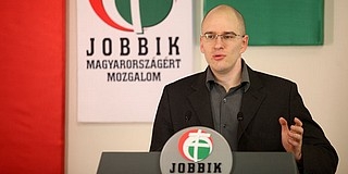Szociális bankszámlát vezetne be a Jobbik a kiskeresetűek számára