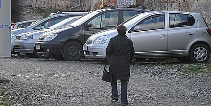 Romkocsmák helyett a romparkolók jöttek divatba Pécsett – némileg rontják a városképet... Romkocsmák helyett a romparkolók jöttek divatba Pécsett – némileg rontják a városképet...