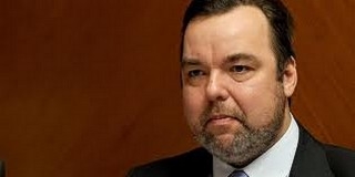L. Simon László nem tud arról, hogy le akarnák váltani L. Simon László nem tud arról, hogy le akarnák váltani