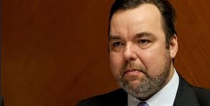 L. Simon László nem tud arról, hogy le akarnák váltani L. Simon László nem tud arról, hogy le akarnák váltani