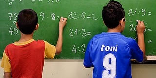 Száznál is több pécsi családnál akkor sem jár suliba a gyerek, ha emiatt ugrik a családi pótlék Száznál is több pécsi családnál akkor sem jár suliba a gyerek, ha emiatt ugrik a családi pótlék