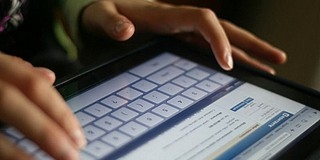 Diáklányok fenyegetőztek robbantással az interneten