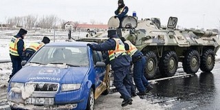 Csaknem 15 ezer embert mentettek ki a hó fogságából