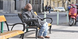 Túl sok a hajléktalan Pécsett? Nyugi, nyáron biztos, hogy még többen lesznek Túl sok a hajléktalan Pécsett? Nyugi, nyáron biztos, hogy még többen lesznek